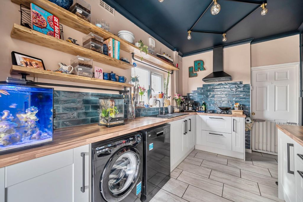 Property photo 2 of 16 1-698Fcba469Cbc-1409682-9-698F0F6031F91-1.Jpg