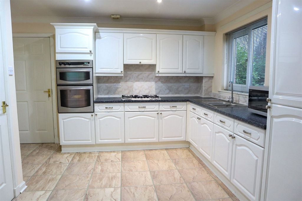 Property photo 2 of 27 Kitchen