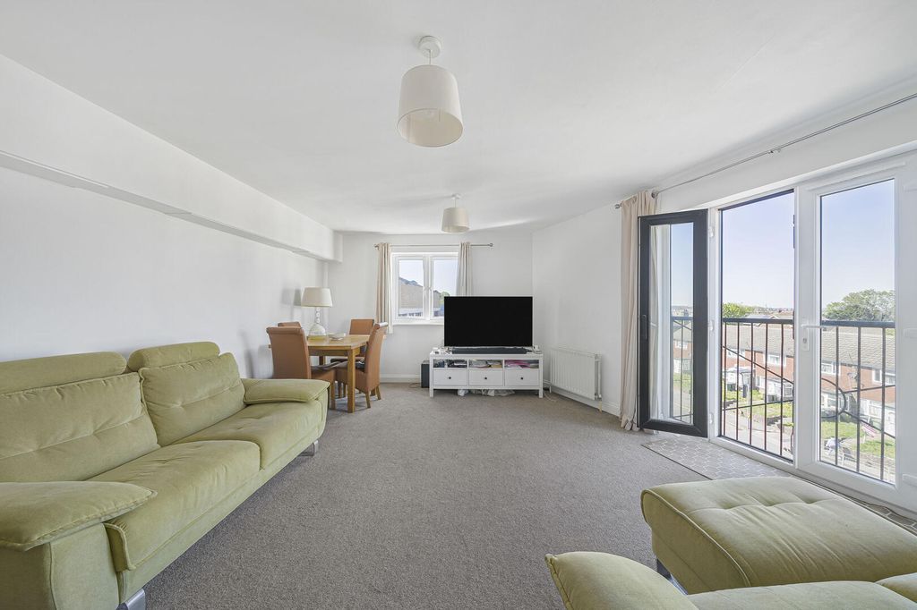 Property photo 3 of 11 Living Room