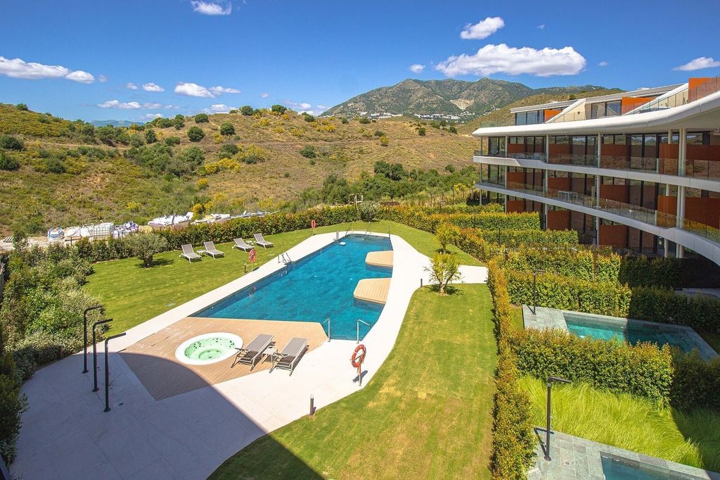 Property photo 1 of 18 Middle Floor El Higuerón Fuengirola Málaga