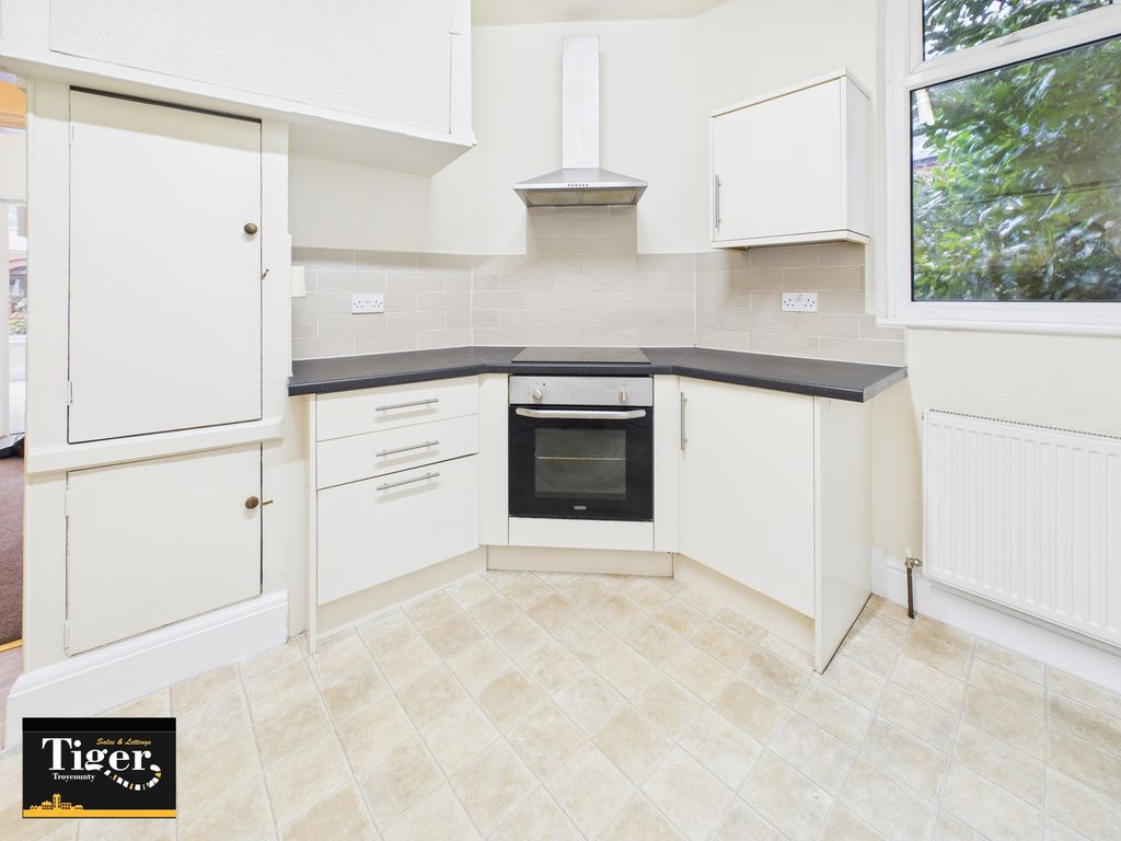 Property photo 3 of 8 Cam01931G0-Pr0325-Still002