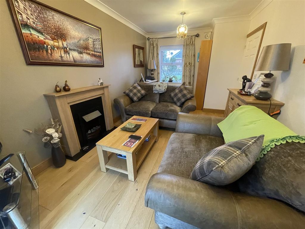 Property photo 3 of 37 Living Room