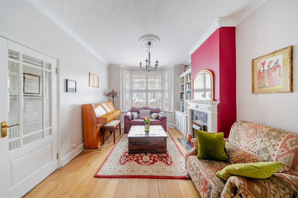 Property photo 3 of 12