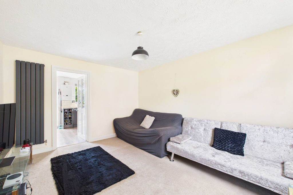 Property photo 3 of 12