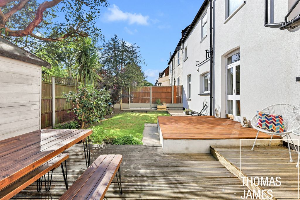 Property photo 3 of 23
