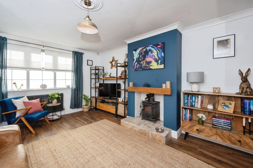 Property photo 3 of 15