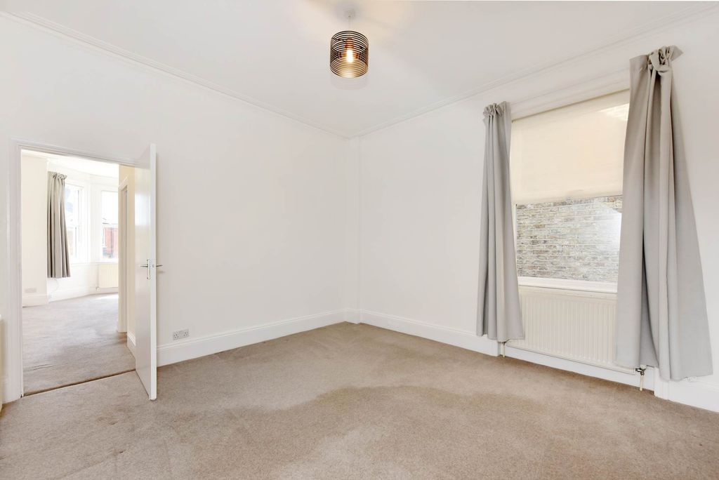 Property photo 3 of 8