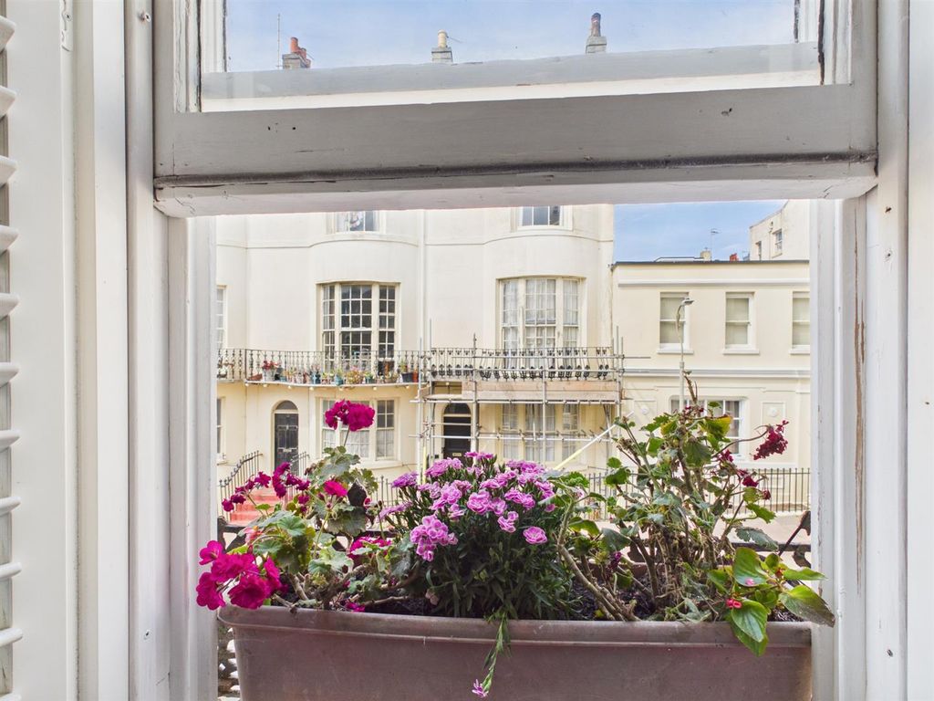 Property photo 3 of 30 Window Box And View