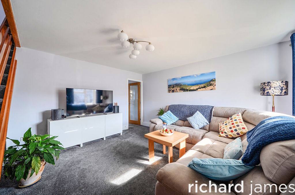 Property photo 2 of 14 B13805F054234d76871d00cd6073d1c9