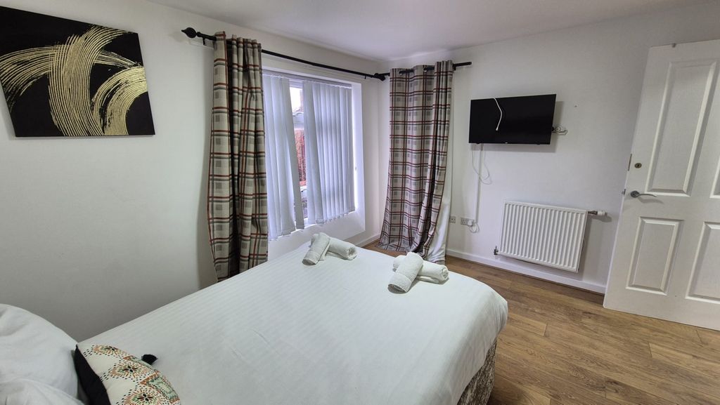Property photo 1 of 11 Caythorpe Street