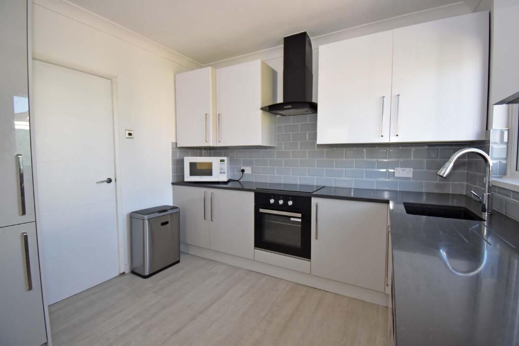 Property photo 3 of 12 Photo 03