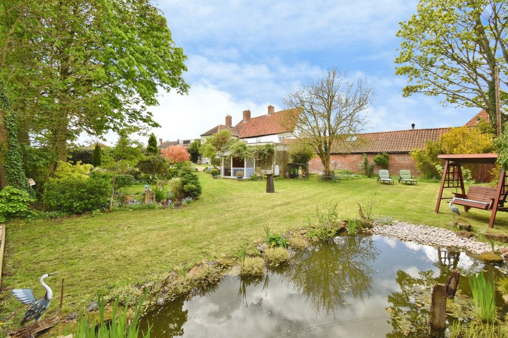 Property photo 3 of 41