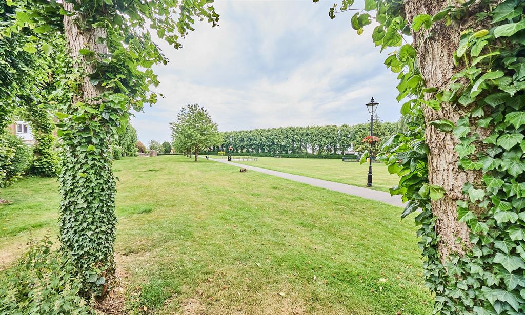 Property photo 2 of 14 Outside