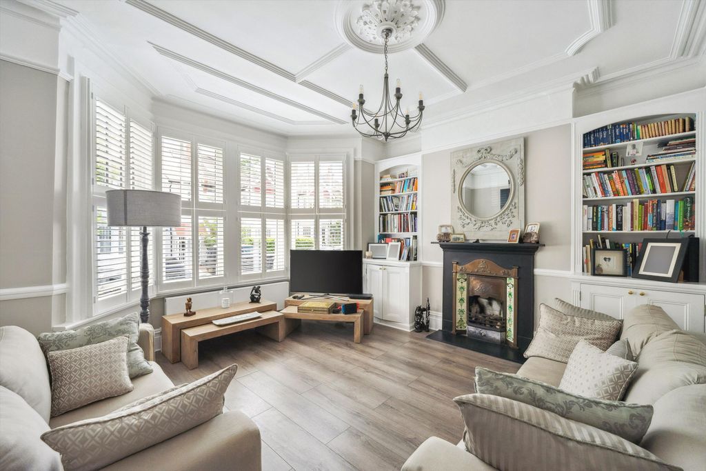 Property photo 1 of 16 Image