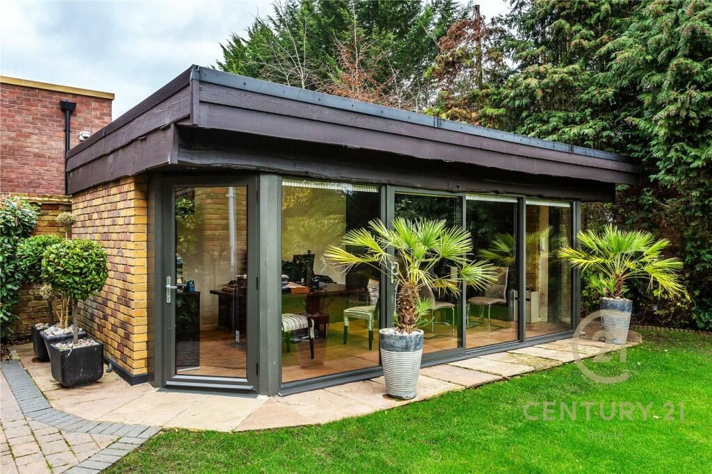 Property photo 3 of 28