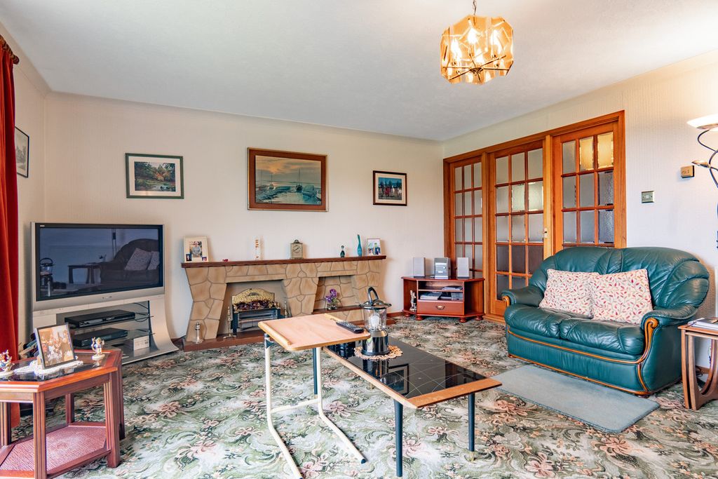 Property photo 3 of 45