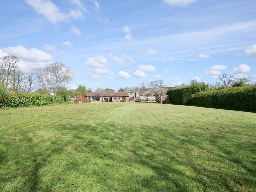 Property photo 3 of 40
