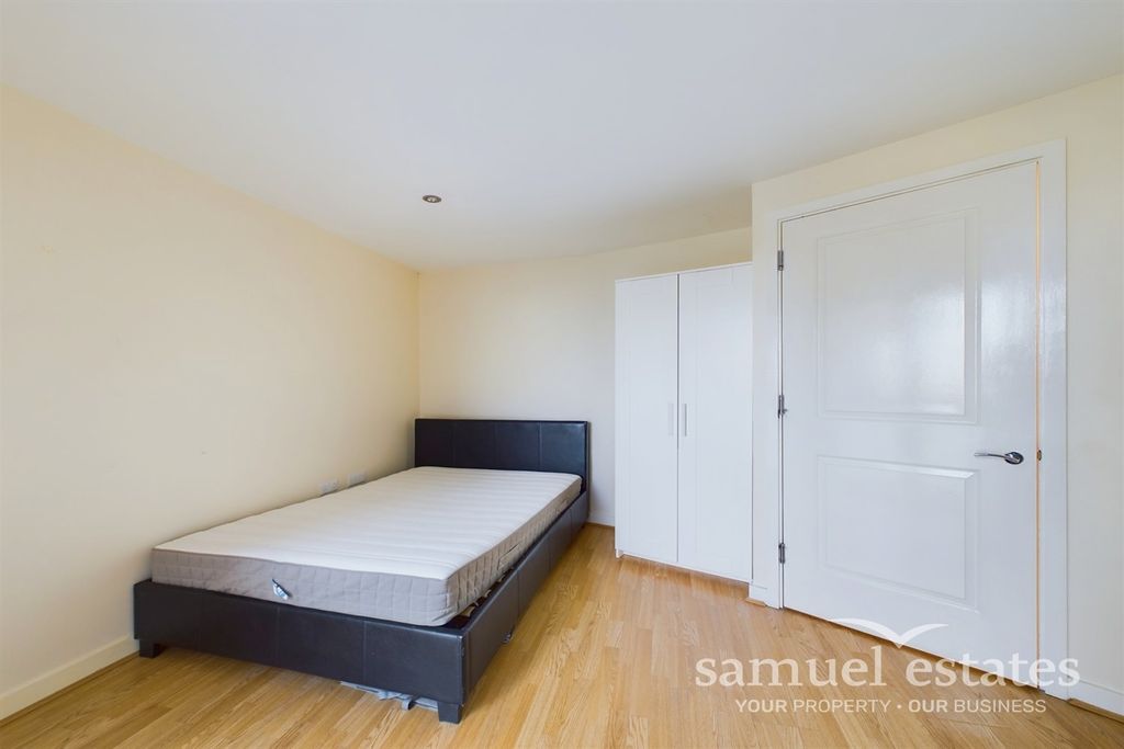 Property photo 3 of 11 Bedroom One