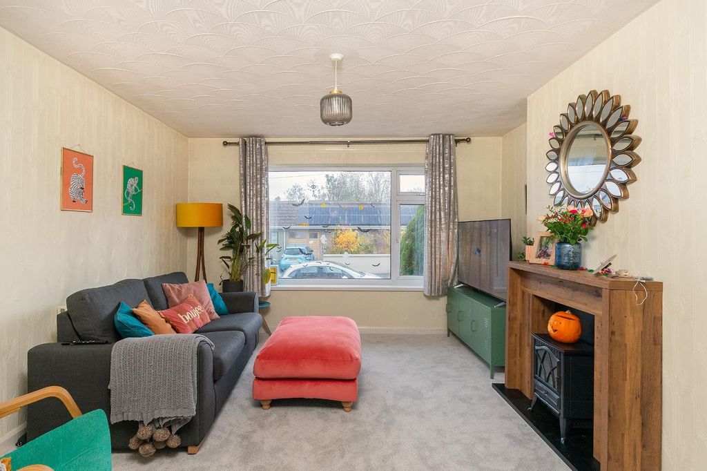 Property photo 1 of 21 1C2Gfs - Living Room C.Jpg