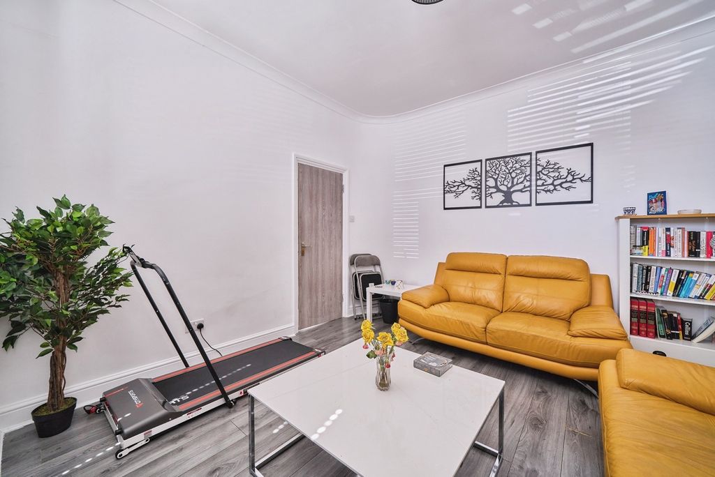 Property photo 2 of 21 Pbox-Img.Jpg