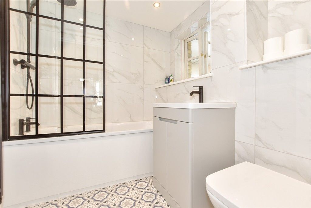 Property photo 3 of 12 Feature