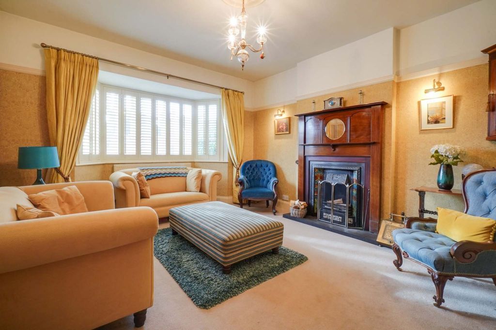Property photo 2 of 58
