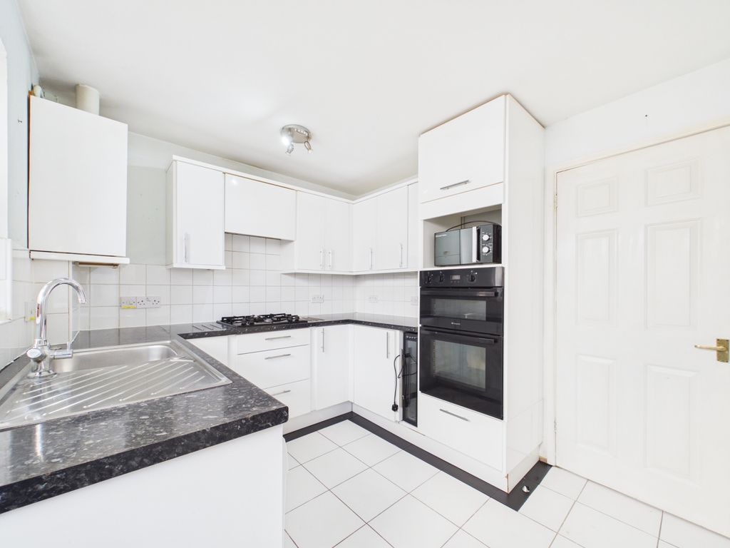 Property photo 3 of 12 Cam01740G0-Pr0529-Still008