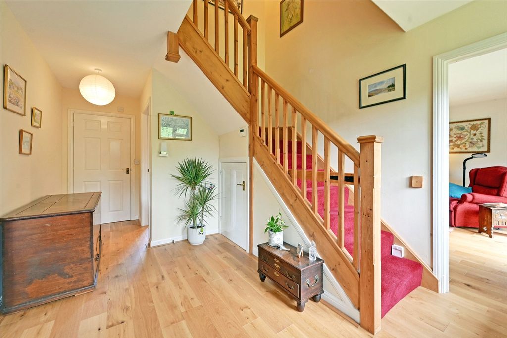 Property photo 3 of 27 Entrance Hall