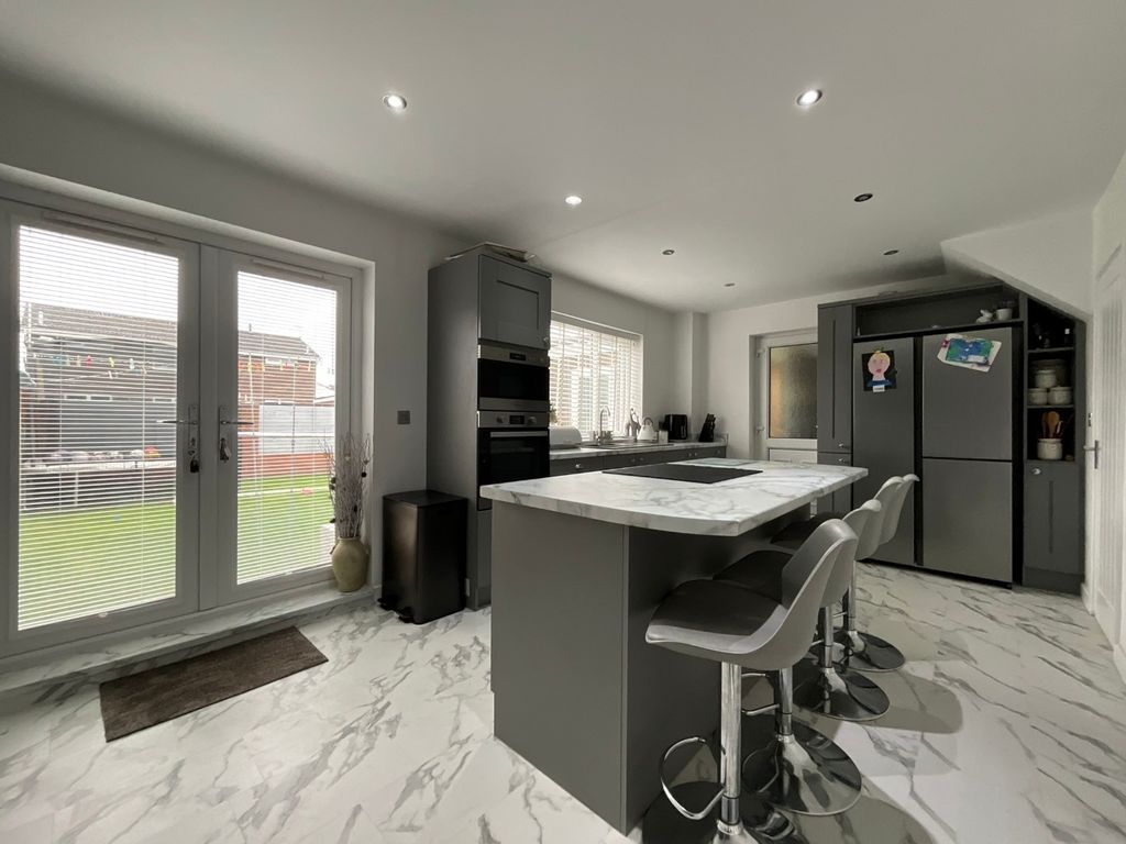 Property photo 3 of 19 4534174