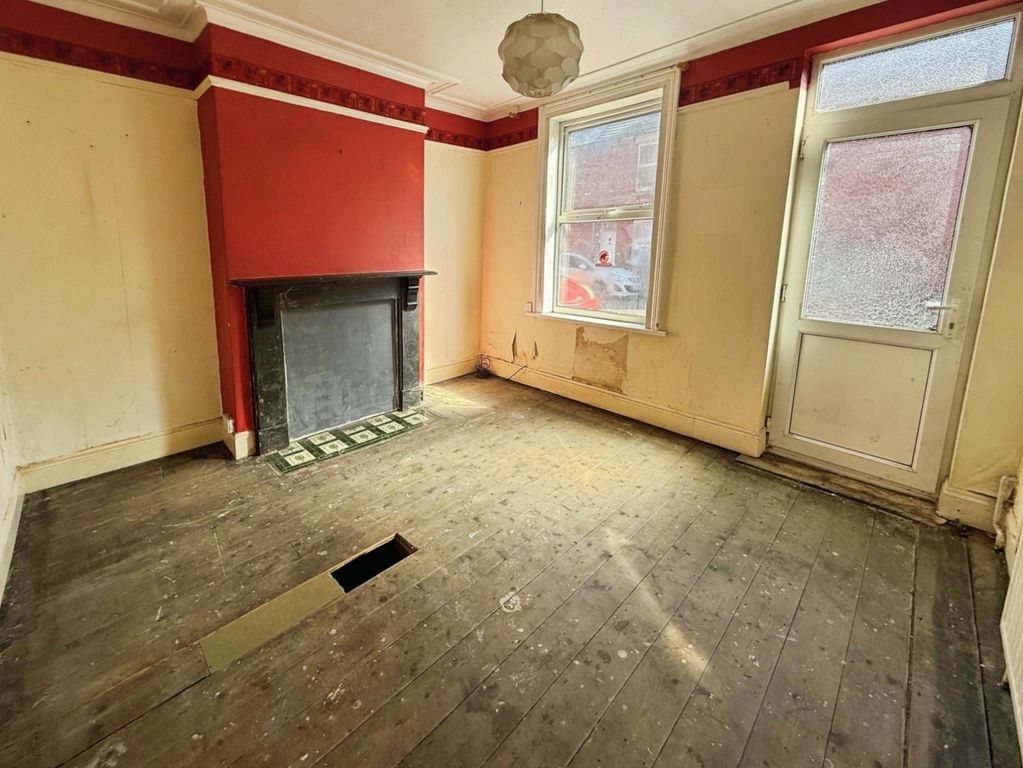 Property photo 3 of 16 Pbox-Img.Jpg