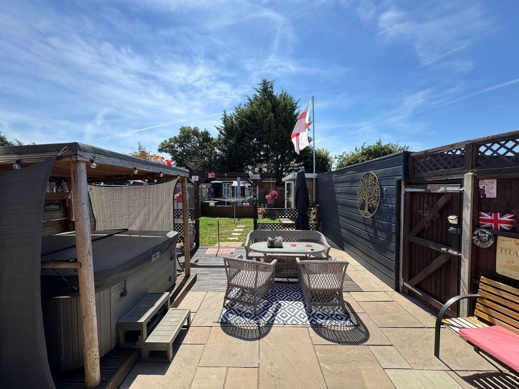 Property photo 1 of 27