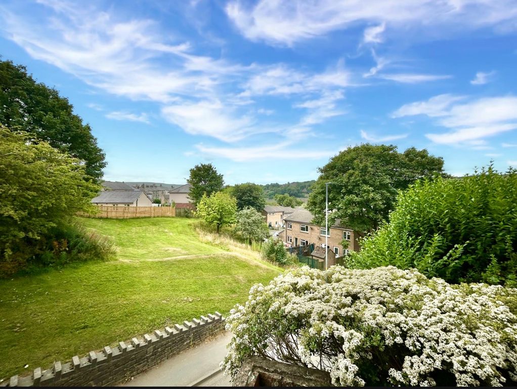 Property photo 2 of 11 2