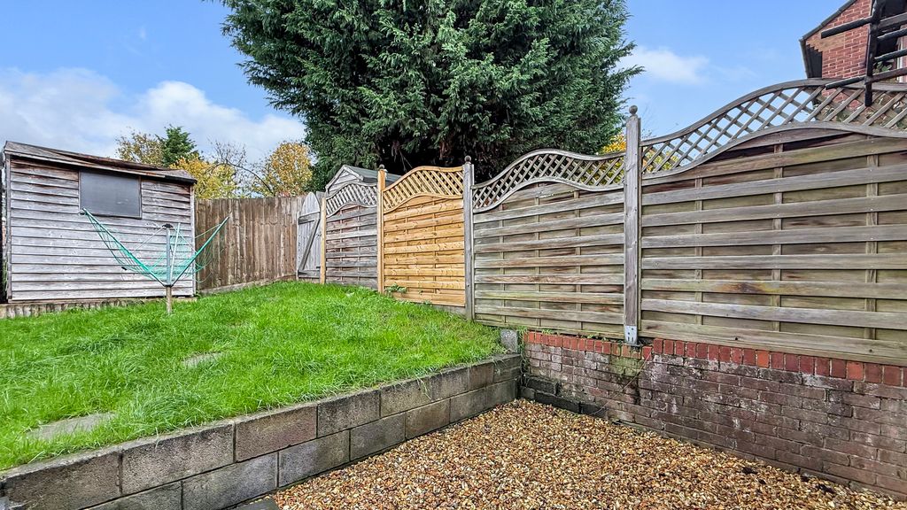 Property photo 2 of 11 Garden