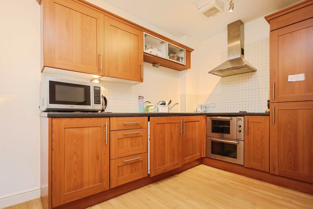 Property photo 2 of 18 Kitchen
