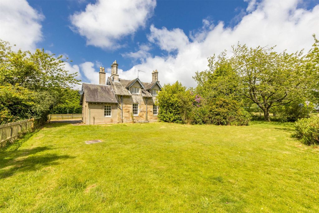 Property photo 2 of 20 Picture No. 15