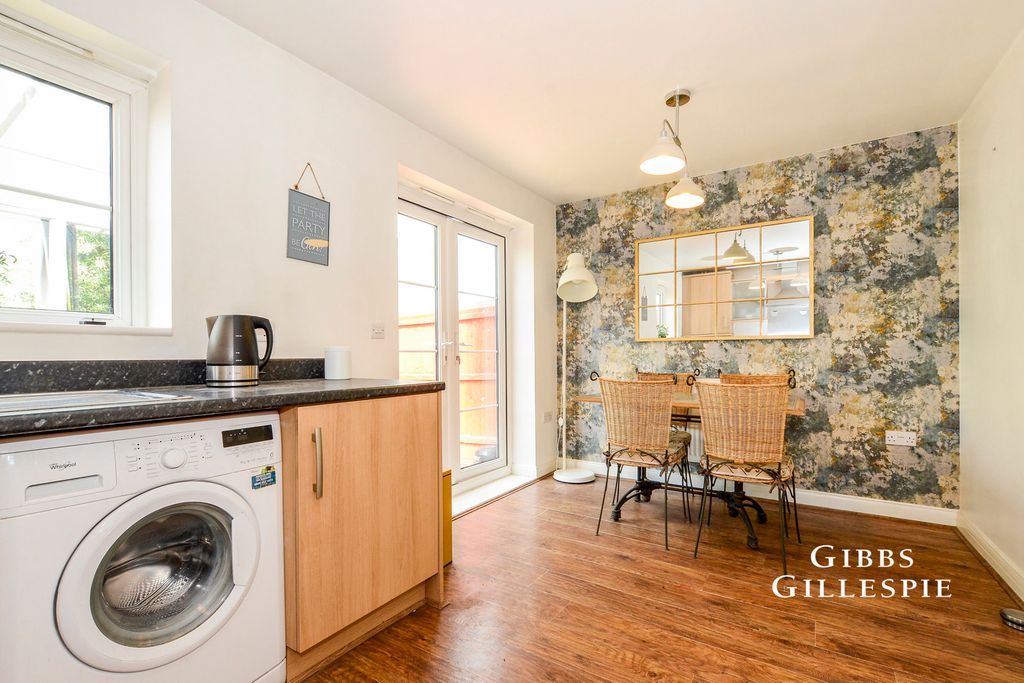 Property photo 3 of 17 Pbox-Img.Jpg