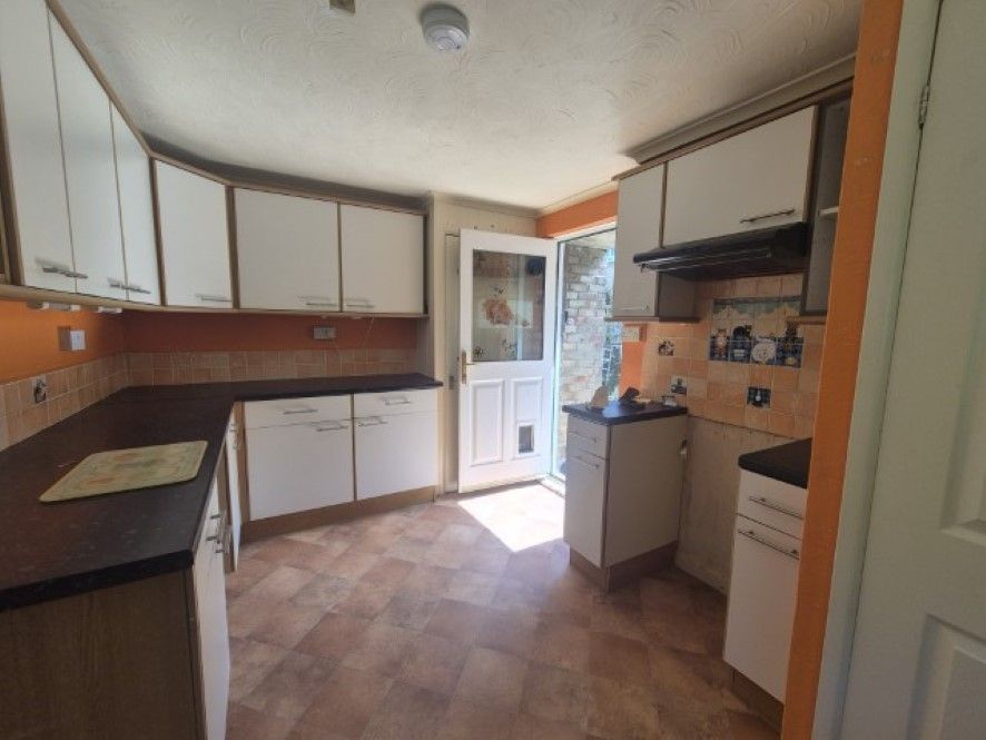 Property photo 2 of 11