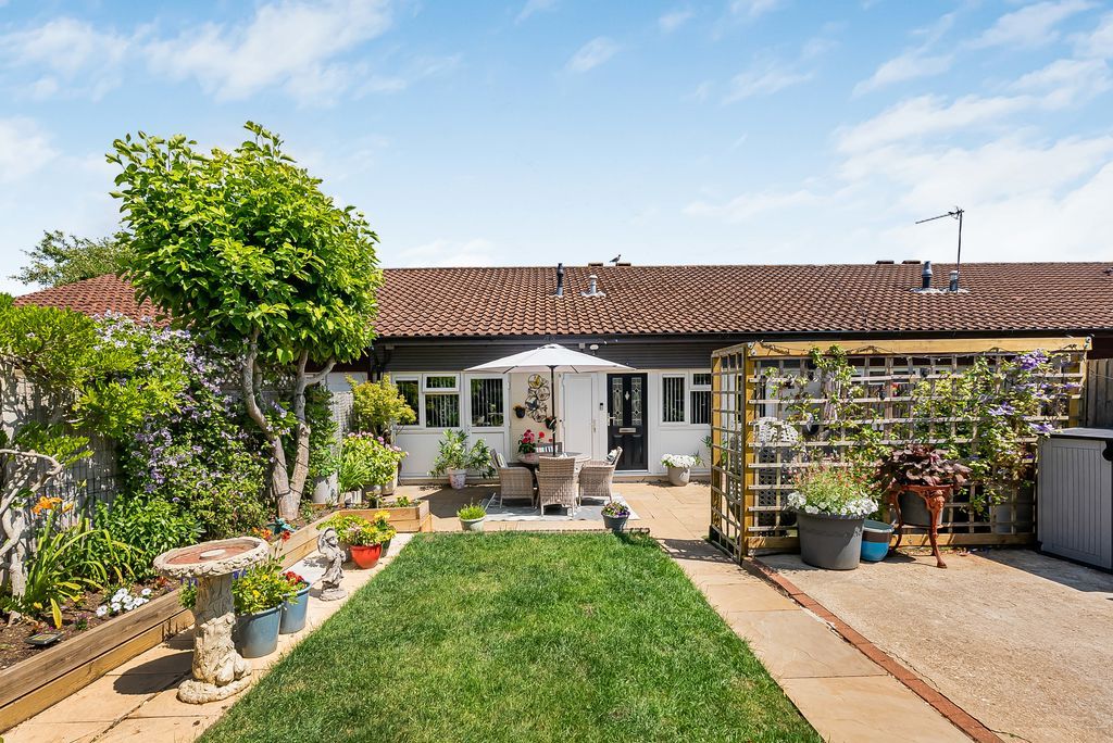 Property photo 1 of 11 Photo 9
