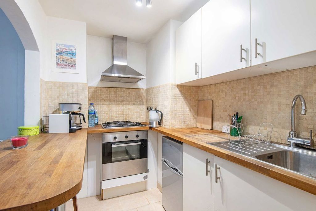 Property photo 3 of 5