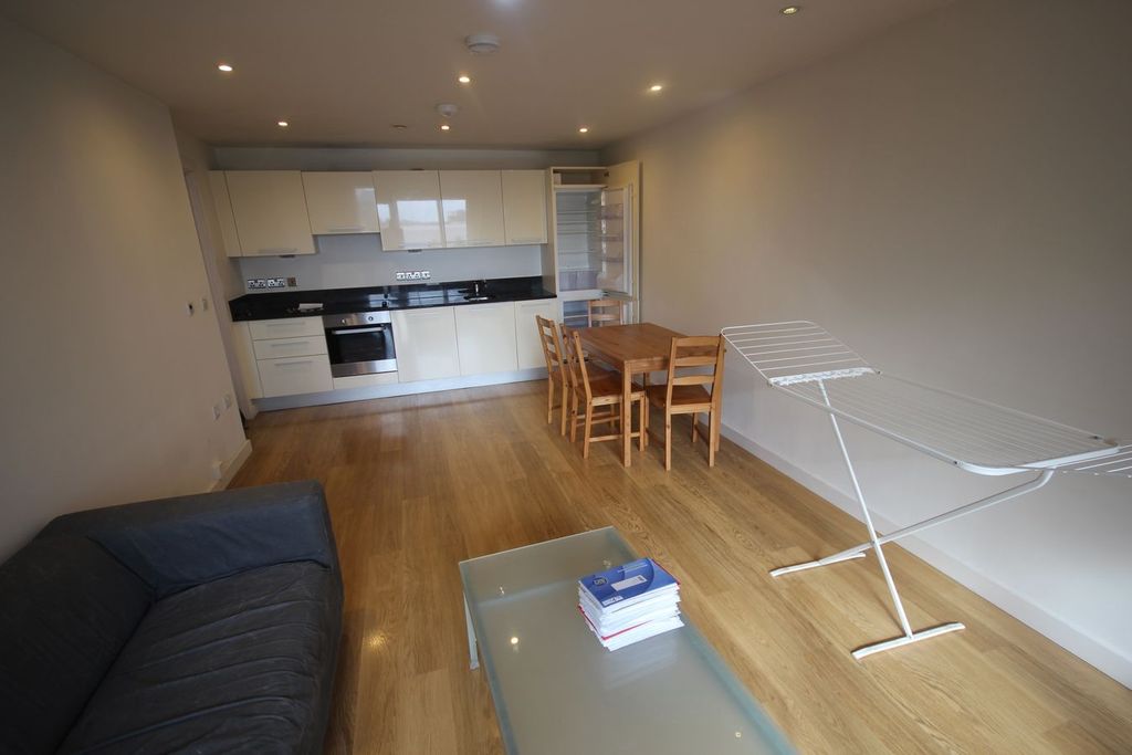 Property photo 2 of 9