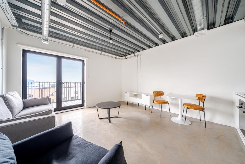 Property photo 1 of 9 1369183-4-68ee5607A9080.Jpg