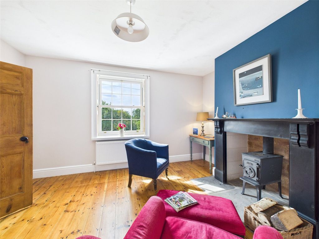 Property photo 2 of 18 Picture No. 21