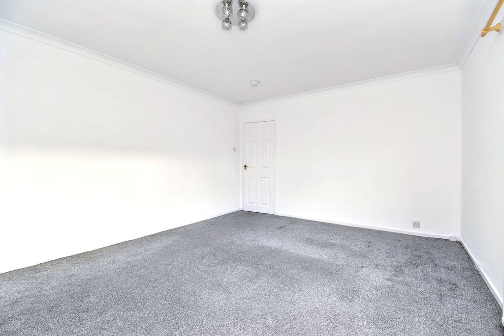 Property photo 3 of 11 Lounge Angle 2