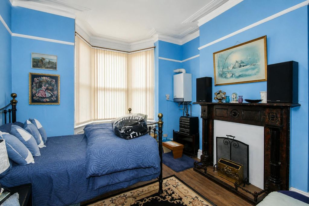 Property photo 2 of 10 Hartington Bed.Png