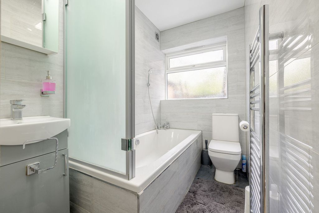 Additional image 4 of 2 bed maisonette for saleOxted Road, Godstone RH9
