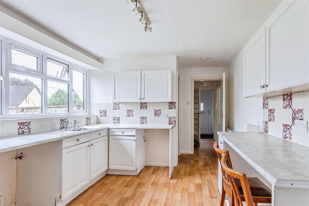 Property photo 3 of 14 Kitchen (1).Jpg