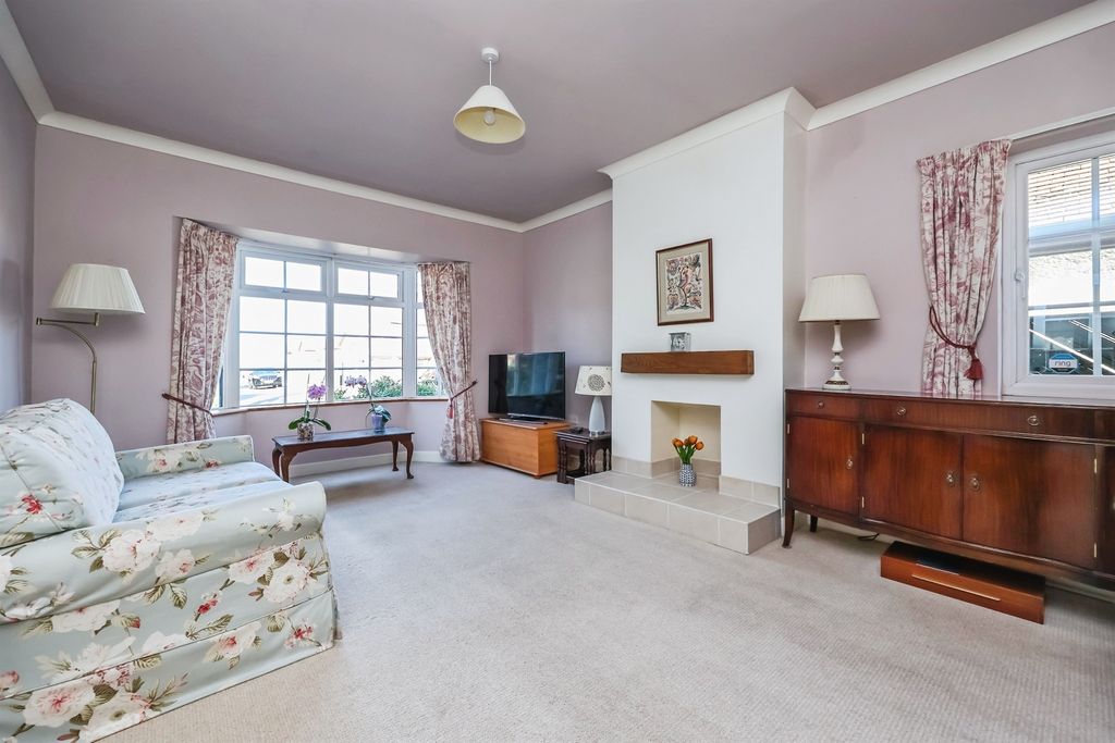 Property photo 2 of 22
