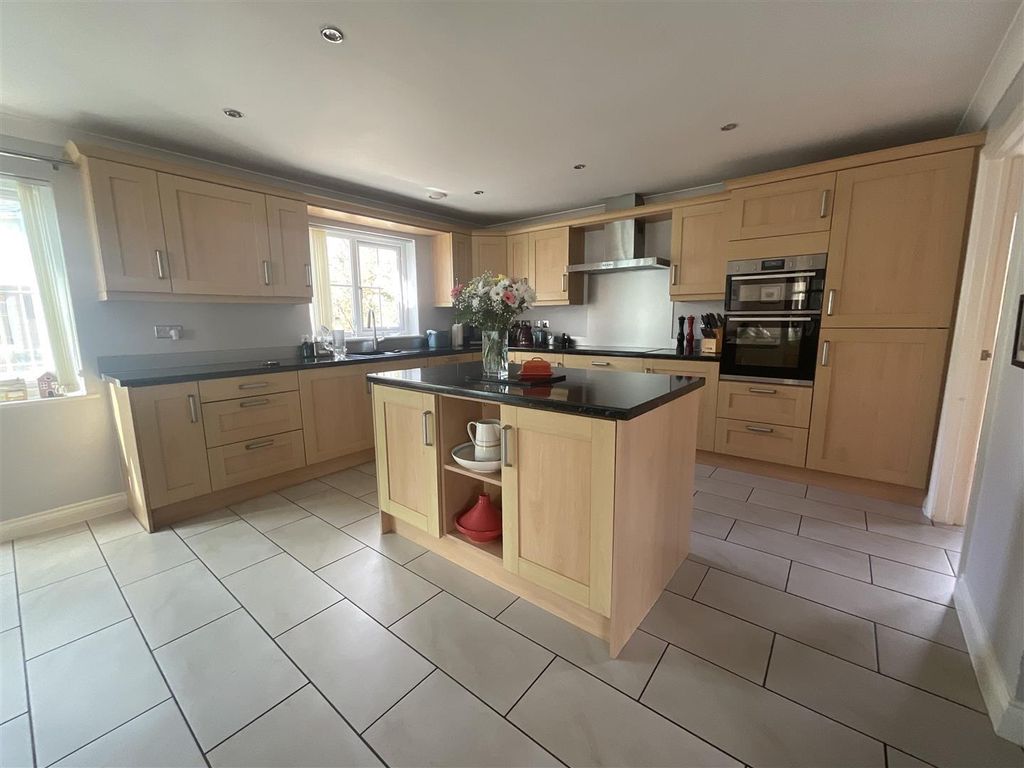 Property photo 3 of 38 2.Jpg