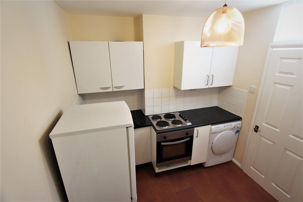 Property photo 1 of 11 Kitchen