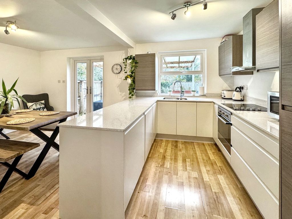 Property photo 3 of 17